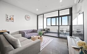 Green Skyline View2Br Close To Easter Show